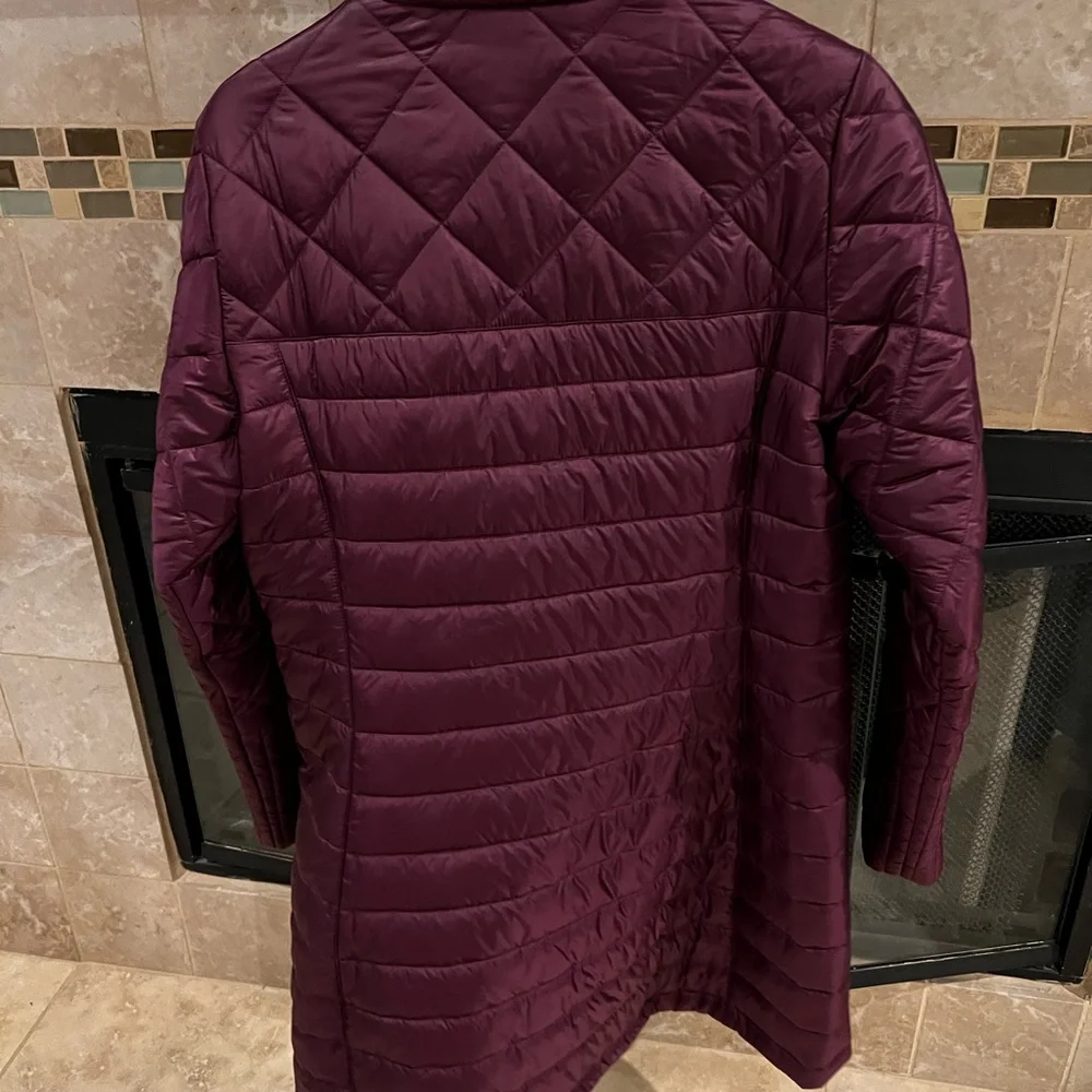 *SOLD* NWT Patagonia Women's Radalie Parka slim fit size L - Picture 6 of 8